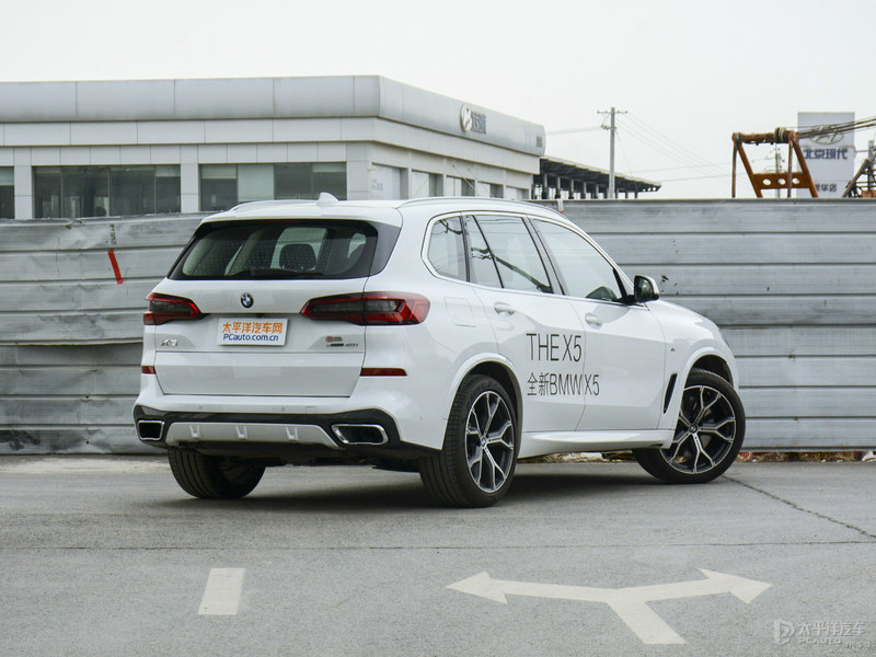 2021款宝马X5/X6上市 售价69.99-93.69万