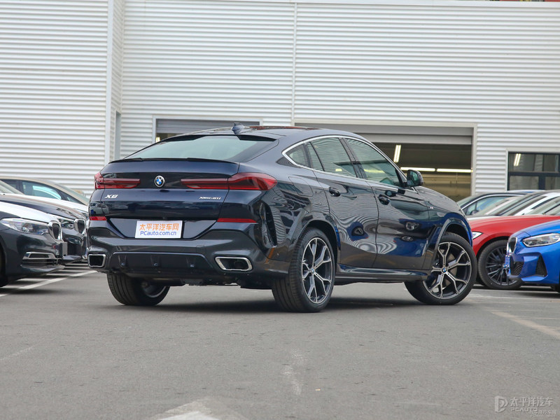 2021款宝马X5/X6上市 售价69.99-93.69万
