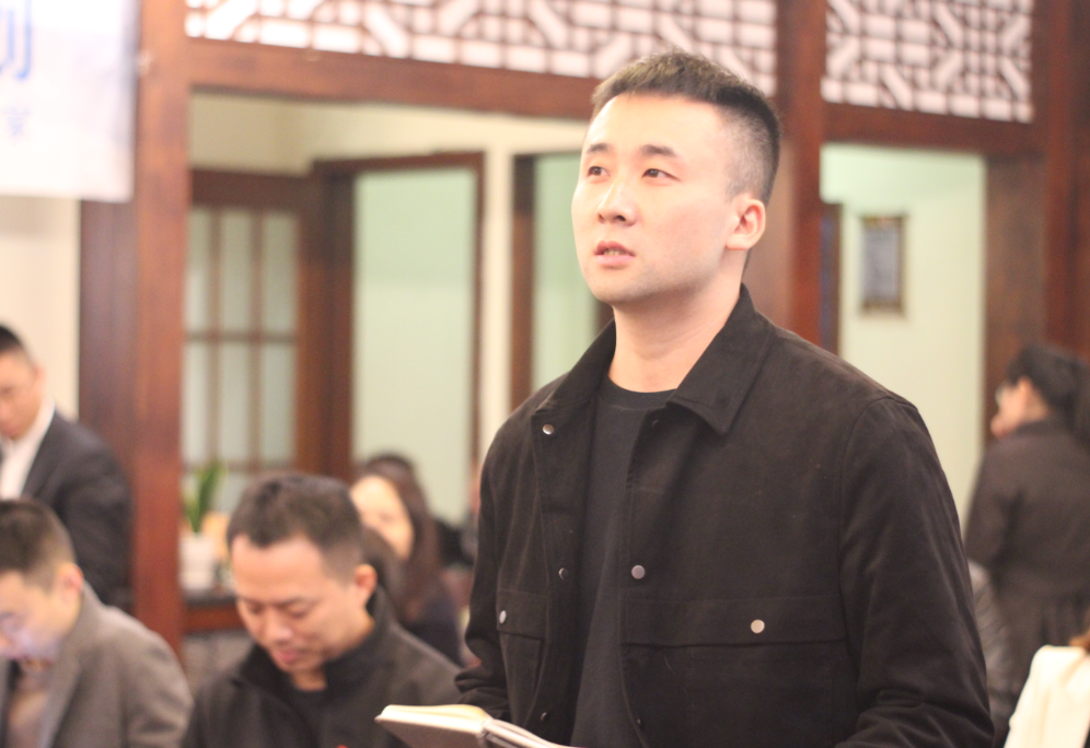 科技大咖曾宪章博士做客崇州青年之家！