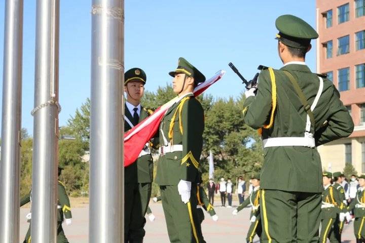 霸气超燃！山东力明科技职业学院新生军训成果汇报