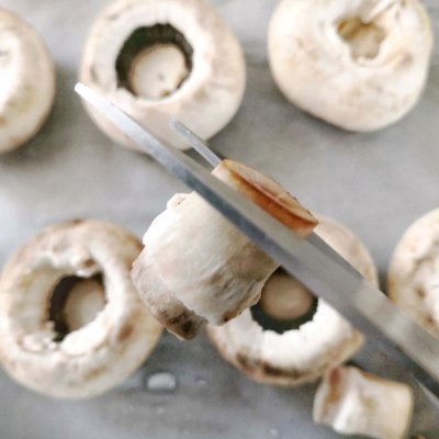 口蘑烤多久能熟，口蘑烤多久能熟及操作方法？