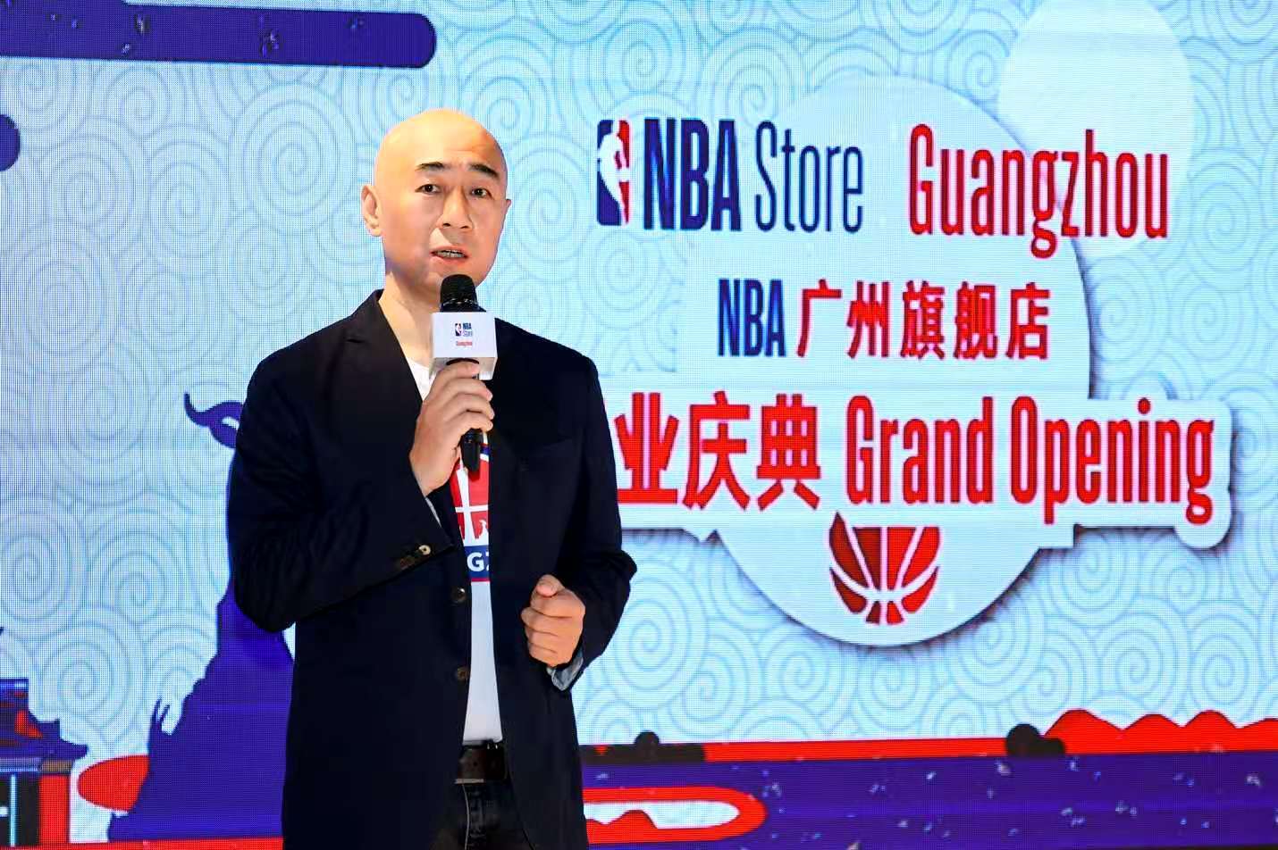 nba店旗舰店哪些地方有(NBA最大旗舰店落户广州，为球迷带来全方位体验)