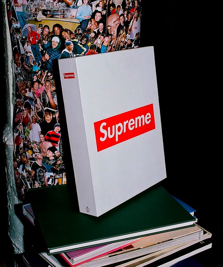 supreme什么意思(潮牌Supreme被Vans母公司收购，它还能“酷”吗？)
