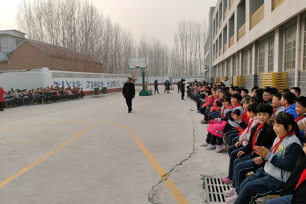 快乐运动，趣味无穷——济南高新区小杜家小学举行教职工冬季趣味运动会
