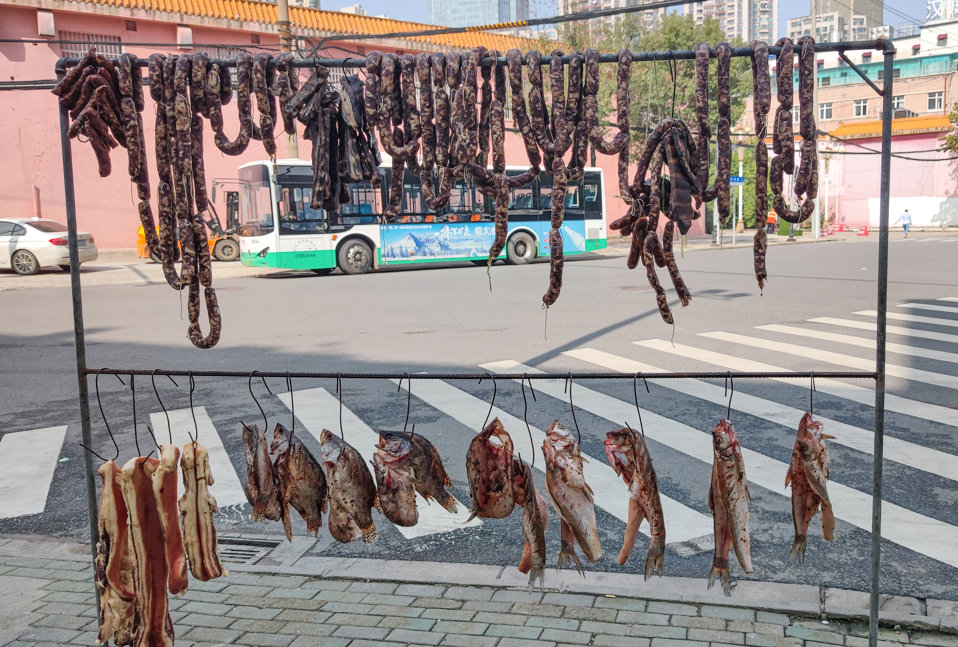 四大家鱼分时段出水入市一天一个价，今年腌鱼要多花点钱了