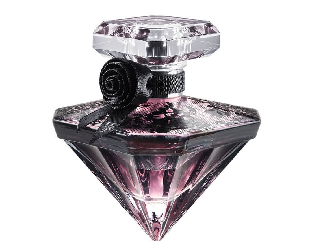 「是日美好事物」DIOR花卉刺绣Book Tote上架，兰蔻钻石瓶香水换蕾丝包装