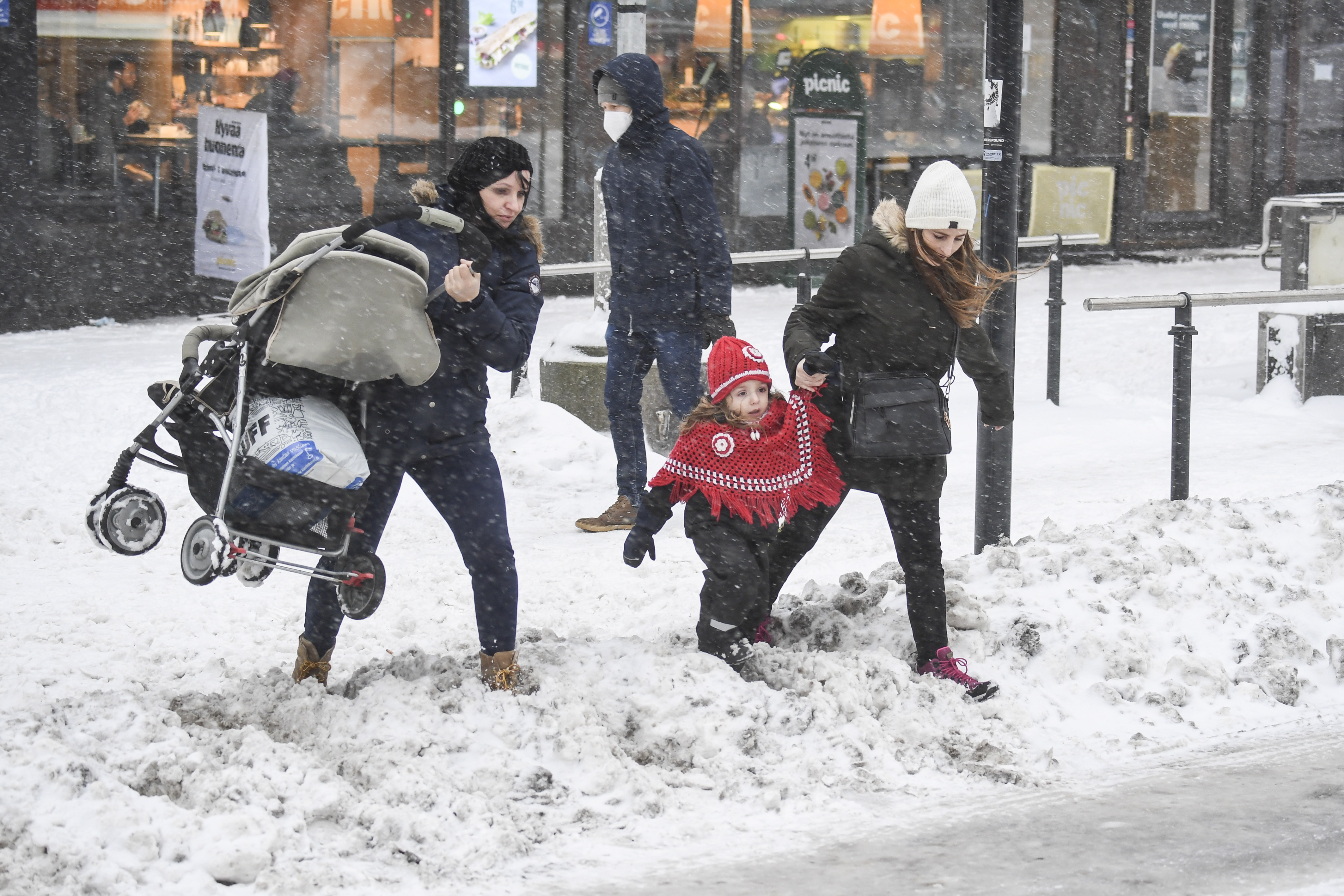 赫尔辛基天气(赫尔辛基降雪)