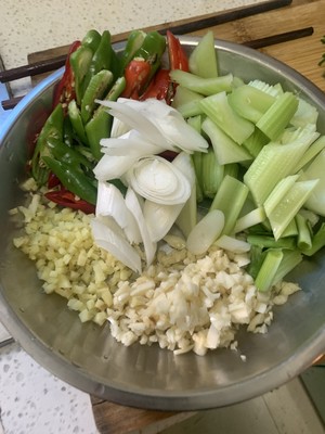 爆炒腰花的做法,爆炒腰花的做法 最正宗的做法視頻