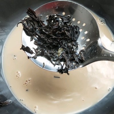 奶茶怎么做最简单方法（懒人福利超简单的快手菜焦糖奶茶）