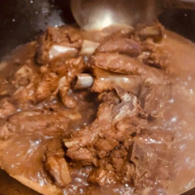 红烧排骨最简单的做法步骤（红烧排骨煮法分享秒变大厨）
