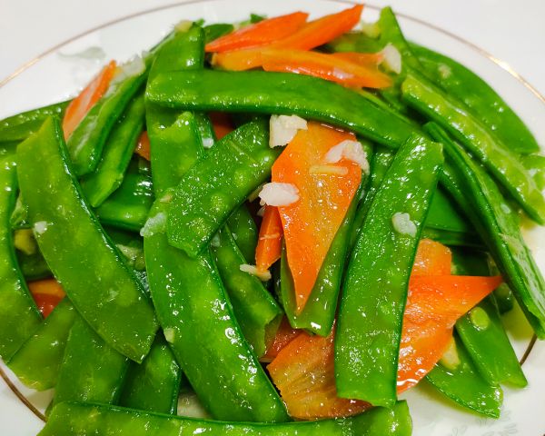 清炒荷兰豆的家常做法(好吃又有营养的荷兰豆做法)