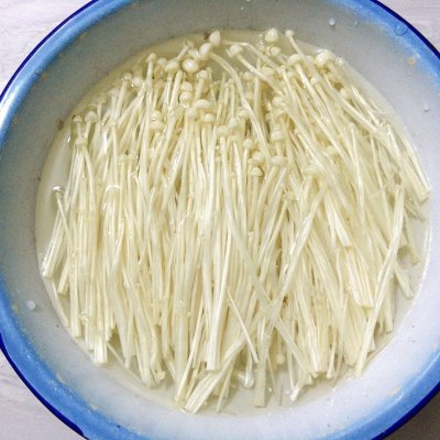 涼拌金針菇的做法,涼拌金針菇的做法視頻
