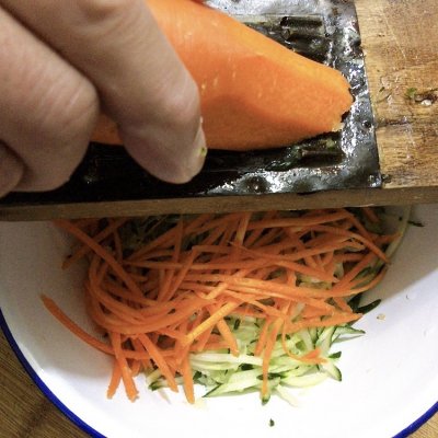 涼拌金針菇的做法,涼拌金針菇的做法視頻