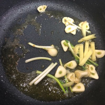 紅燒鯽魚的做法,紅燒鯽魚的做法和步驟的視頻