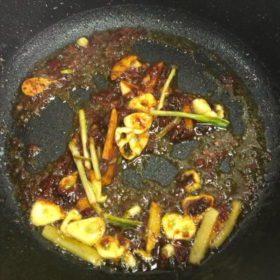紅燒鯽魚的做法,紅燒鯽魚的做法和步驟的視頻