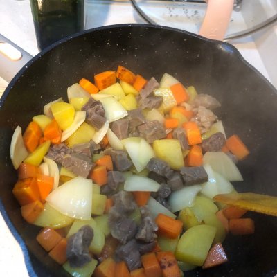 牛肉咖喱飯,
