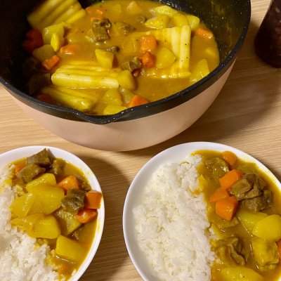 牛肉咖喱飯,