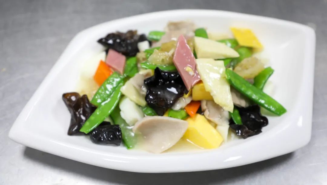 炒三鲜只有三鲜?不会做的看过来,松江大厨手把手教你做菜啦