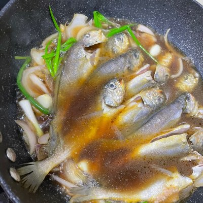 红烧黄花鱼的做法,红烧黄花鱼的做法和步骤