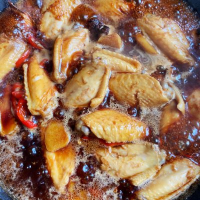 鸡中翅怎么烧好吃（香气扑鼻的红烧鸡翅做法）