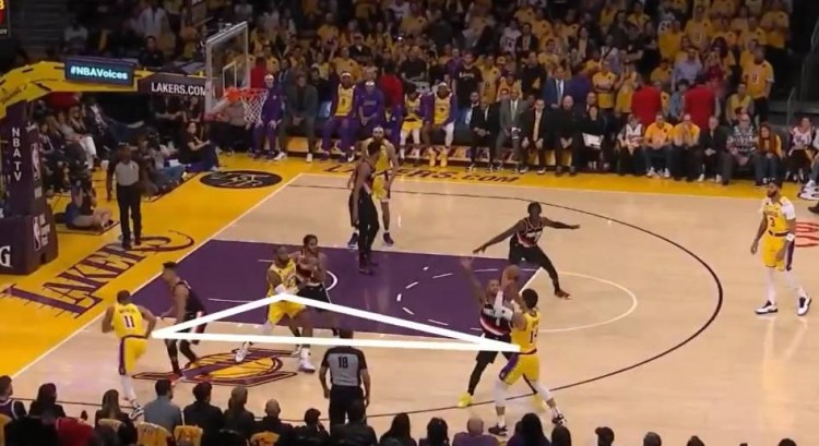 三角进攻为什么被淘汰了,为什么现在不用三角角进攻