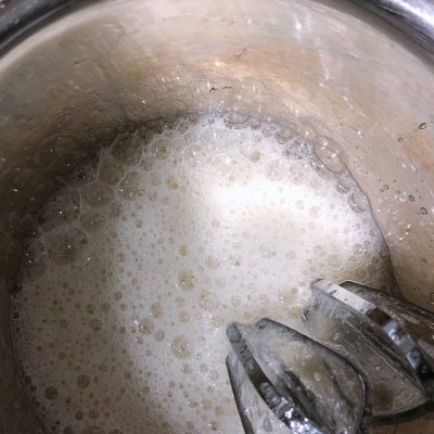如何用电饭锅做蛋糕（电饭煲蛋糕超级简单完美配方）