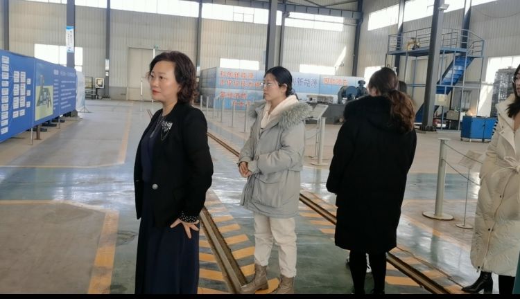 政前方 | 巾帼何须让须眉，百般红紫斗芳菲