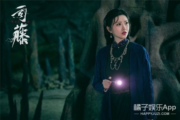 穿上旗袍的景甜，被誉为行走的人间富贵花，论正确服化道的重要性