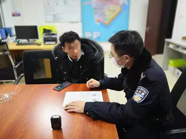 一定要捂紧“皮夹子”！一男子下载“还呗”贷款APP险被骗