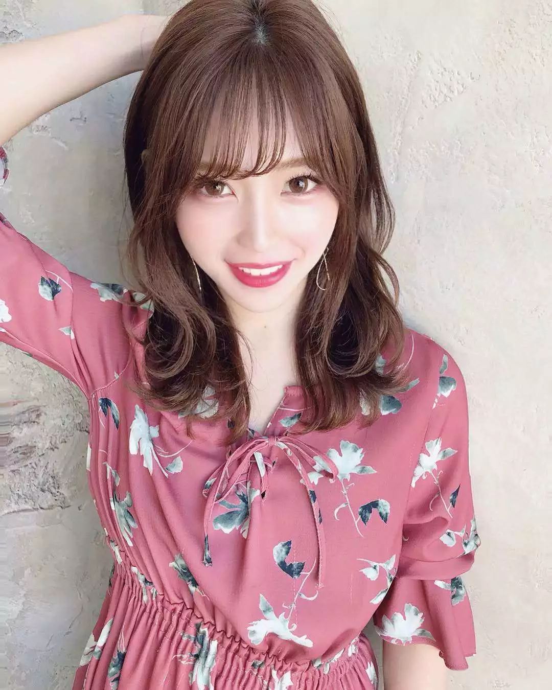 板栗色頭發(fā),板栗色頭發(fā)圖片