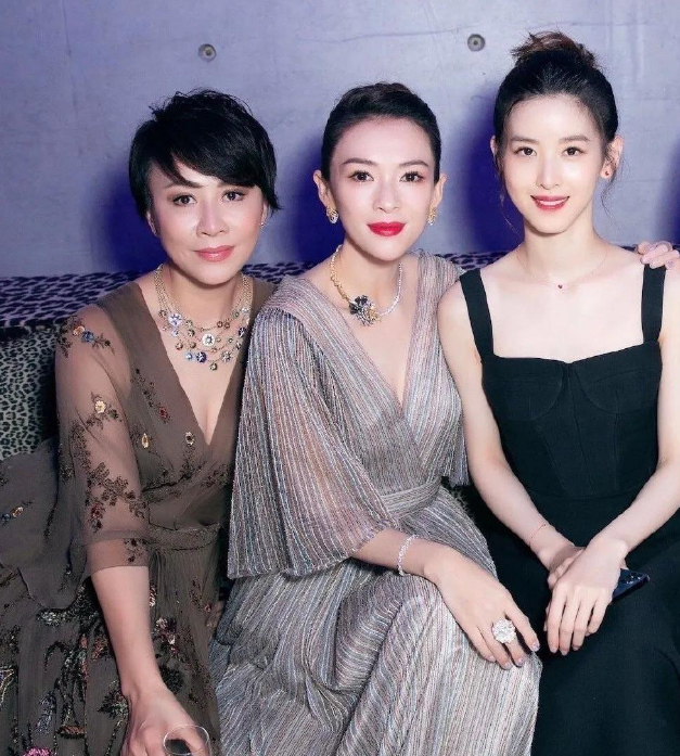 27歲章澤天寫真曝光，穿短褲秀白嫩美腿，清純性感又少女范十足