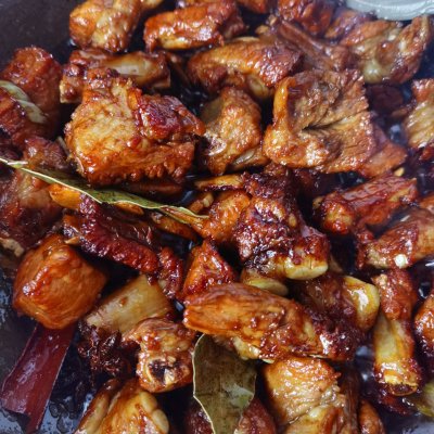 红烧排骨的做法大全（厨娘教你一招巧做红烧排骨）