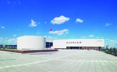 战火中的大学生（百名女大学生讲述100个党史故事）