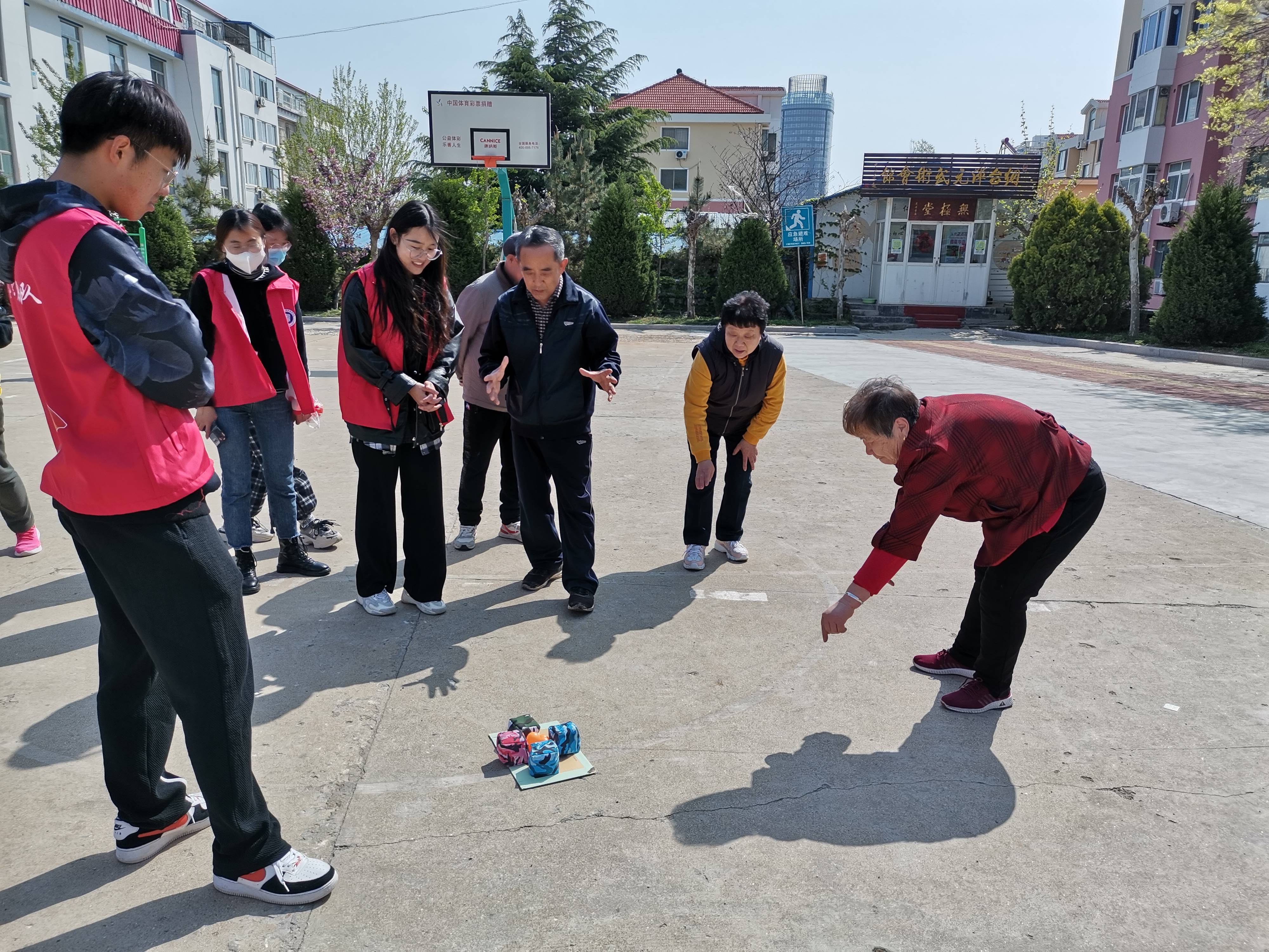 他们参加运动会的队名是：听党话队