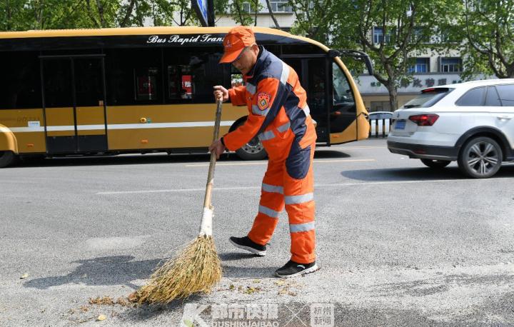 爱跳舞的环卫工刘文革：我退休想留在义乌，开一个舞蹈培训班