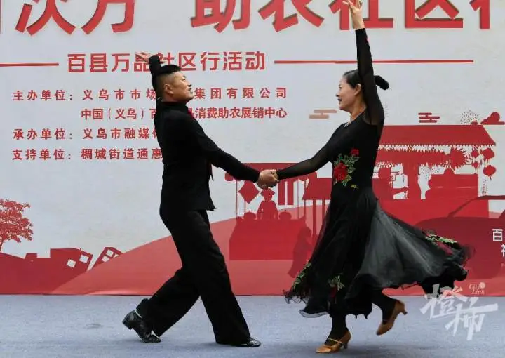 做了18年的环卫工作，浙江这名扫地僧因一段视频火了，很多人想请他当舞蹈老师