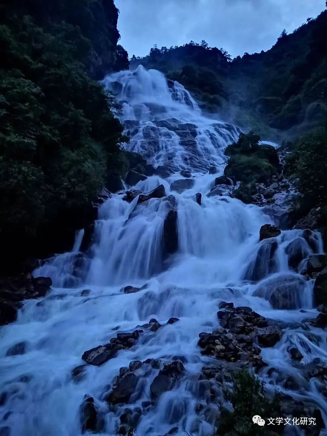 梁启超：教育的本质是教人顶天立地，不惑、不忧、不惧