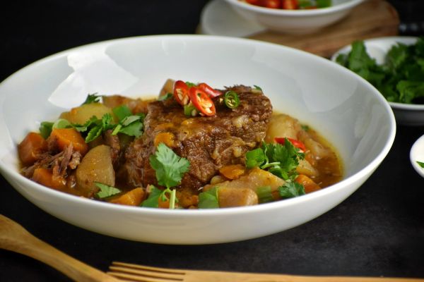 红酒炖牛肉（介绍高压锅怎么炖红酒炖牛肉）