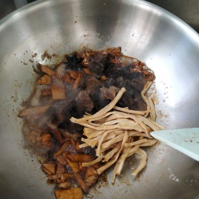 打卤面的家常做法（关于打卤面的家常做法简单快捷又好吃）