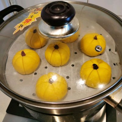 蓮蓉包,蓮蓉包扮演者