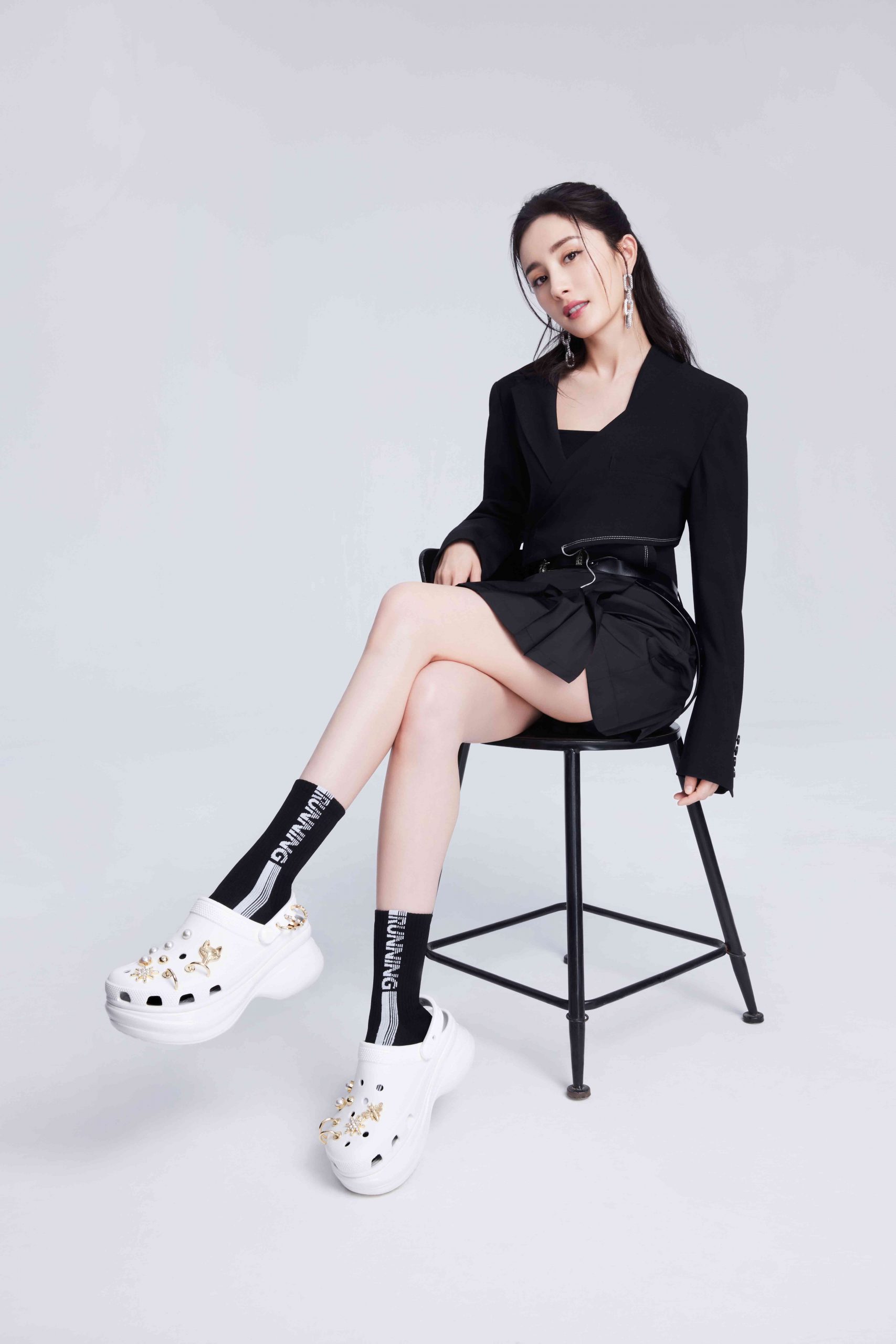 韩国香蕉牛奶变身甜蜜香氛,"杨幂风"洞洞鞋甜酷满满丨是日美好事物