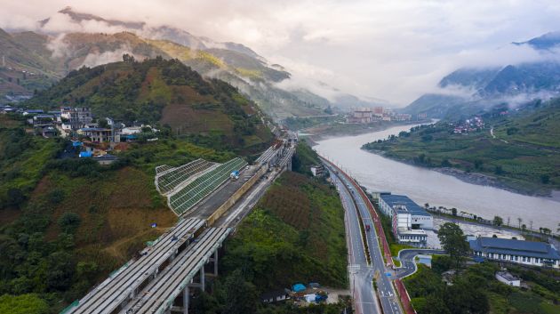 沿着高速看保山之七：保泸高速