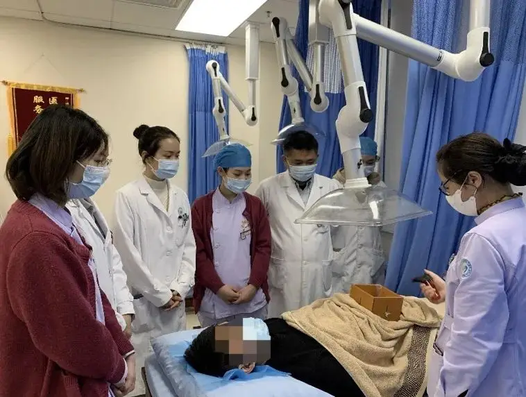 白衣天使的感人事迹（关于白衣天使的美篇）