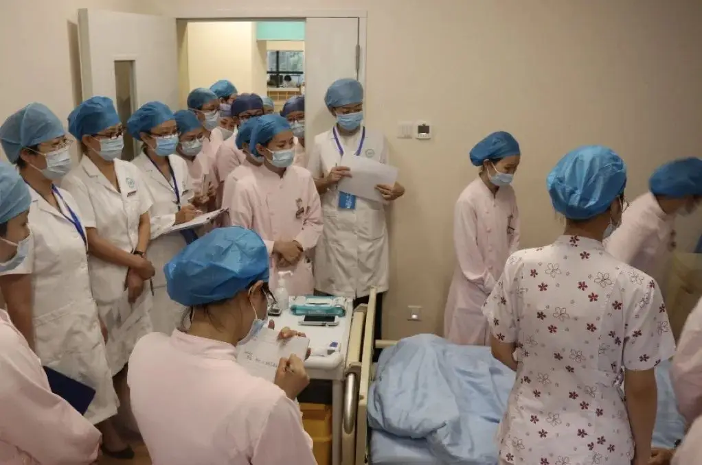 白衣天使的感人事迹（关于白衣天使的美篇）