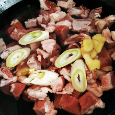 牛肉胡萝卜（8步教你轻松做出好喝的牛肉萝卜汤）