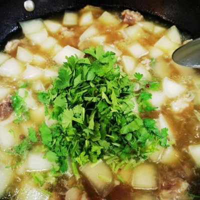 牛肉胡萝卜（8步教你轻松做出好喝的牛肉萝卜汤）