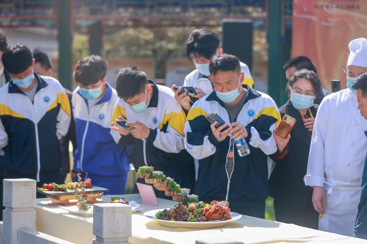 王致和开办了第一届烹饪大赛的老字号，革新了“中国的味道”。