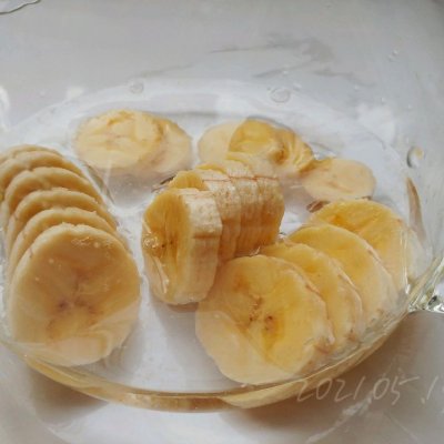 牛奶香蕉怎么做好喝（分享双味香蕉热牛奶做法）