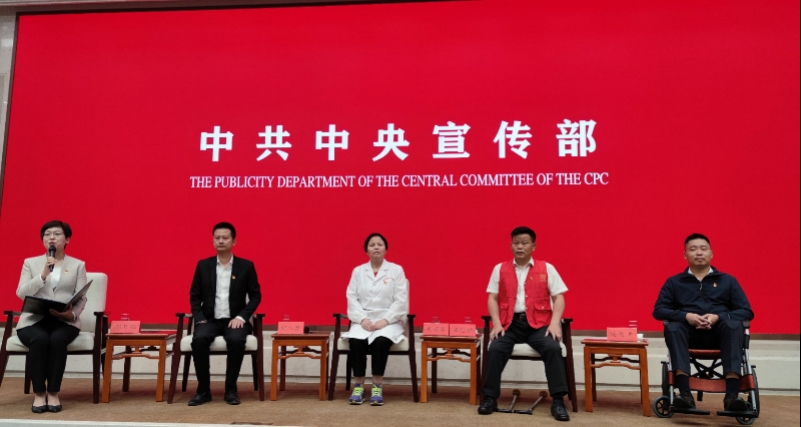 走近残疾人党员：盲人中医师坚持慈善36年，帮人打开一扇窗