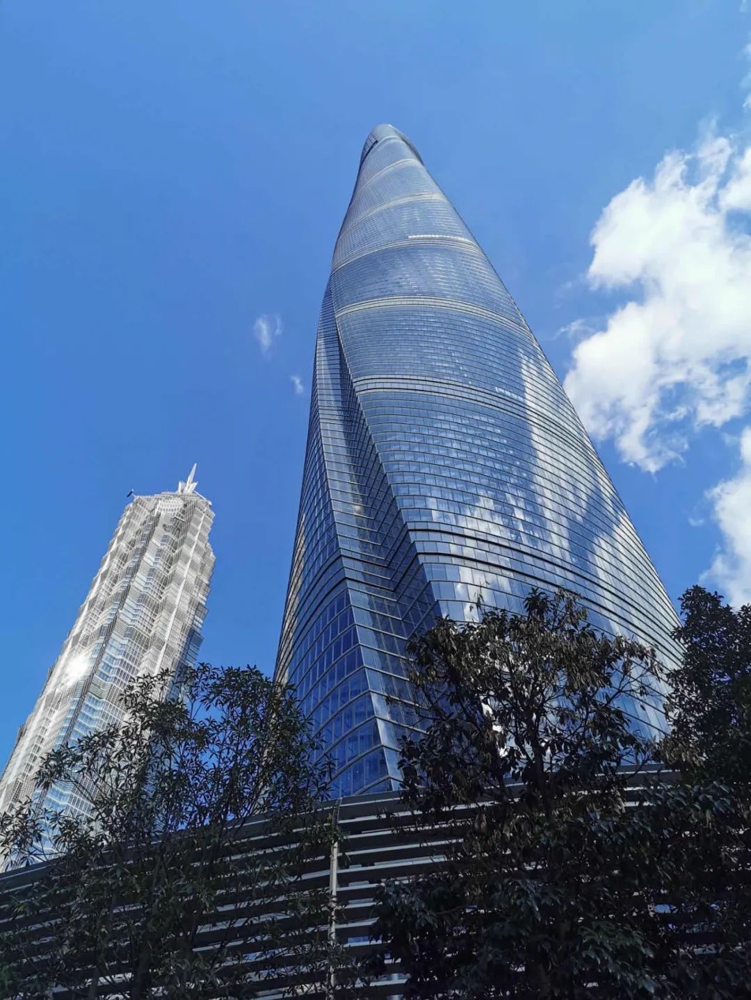 上海最高的楼叫什么（上海中心大厦简介）